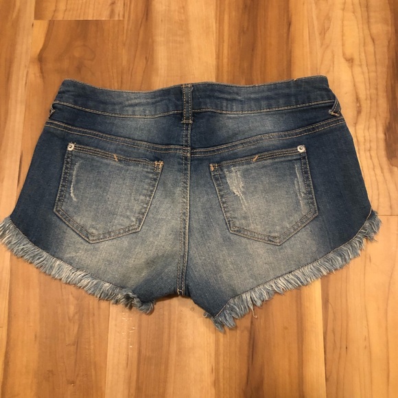 Mossimo Jean shorts with lace pockets - Picture 2 of 2